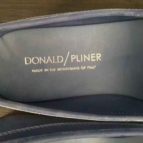 NEW Donald Pliner Denim wash leather loafers